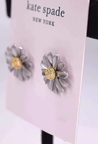 Vista 3 de Kate Spade New York Into The Bloom - Aretes de plata con tachuelas, talla única, multicolor, Plata, Circonia cúbica