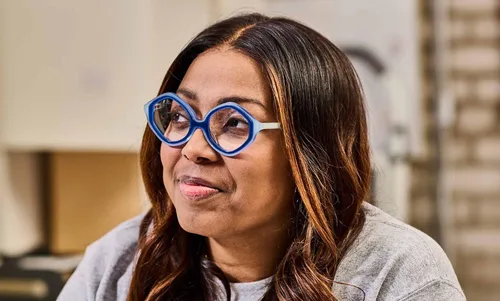 Vista 4 de eyebobs Lectores exuberantes prémium para mujeres y hombres Gafas geométricas