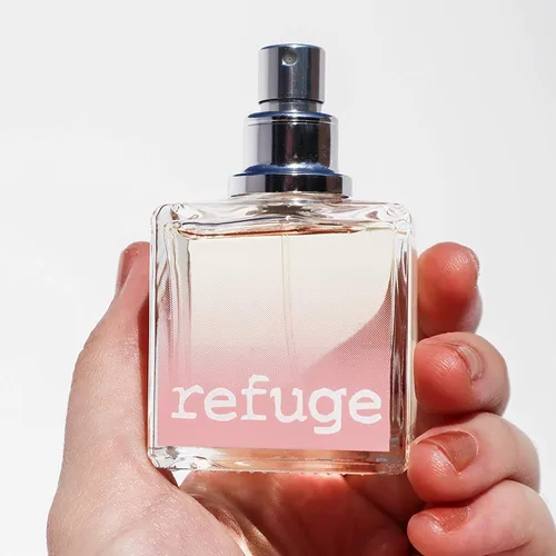 Vista 6 de CHARLOTTE RUSSE Refuge - Perfume en espray – Fragancia floral fresca y afrutada para uso diurno, noche y ocasiones especiales, frambuesa, melocotón
