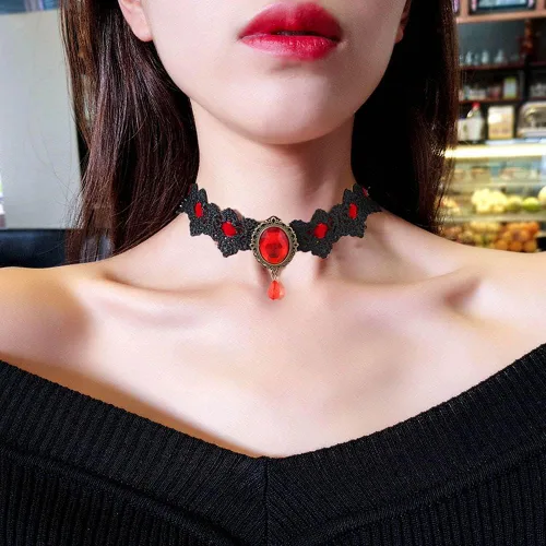 Vista 4 de Gargantilla de encaje gótico retro elegante y sexy, gargantilla de encaje negro con diamantes de imitación, joyería victoriana para mujeres y niñas