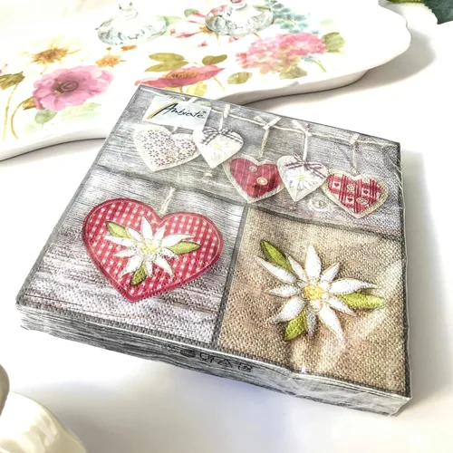 Vista 7 de 20 servilletas de corazón Edelweiss de 13 x 13 pulgadas, servilletas decorativas desechables, papel gris, marrón, rojo, blanco, verde, 3 capas