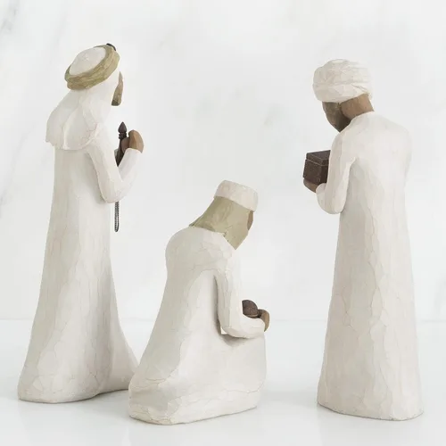 Vista 3 de Willow Tree Los Tres Reyes Magos, Siguen una Estrella para Encontrar la Luz del Mundo, Conjunto de Figuras Caminando, Inclinándose, Arrodilladas