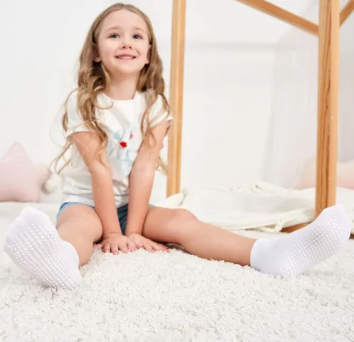 Vista 5 de Zaples Calcetines de tobillo antideslizantes con agarre antideslizante para niños y niñas, corte bajo para bebés y niños pequeños