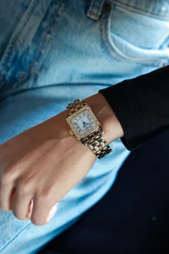 Vista 7 de Peugeot Women Tank Crystal Bezel Roman Numeral Panther Link Bracelet Watch Dorado