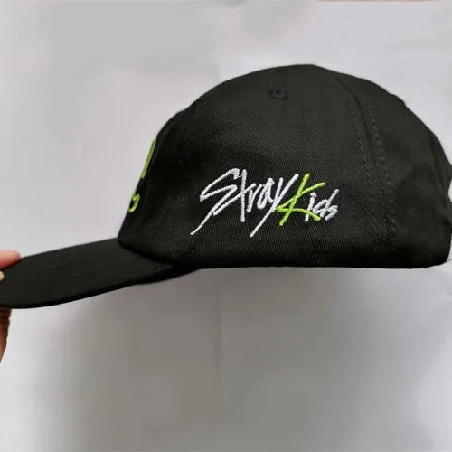 Vista 7 de Kpop Stray Kids MANIAC Gorra de béisbol Sombrero de sol Leeknow Felix Concierto Carta Bordada Diadema Deportiva para Fans Regalos