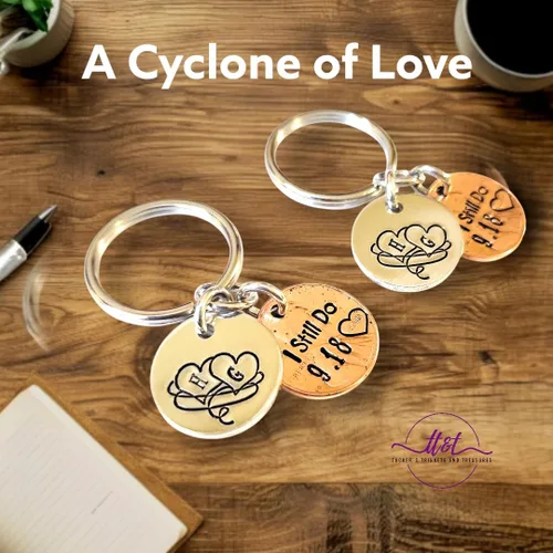 Vista 11 de Tucker's Trinkets And Treasures Personalized Anniversary Year Penny, I Still Do Key Chain, Wedding Anniversary, Couples Gift