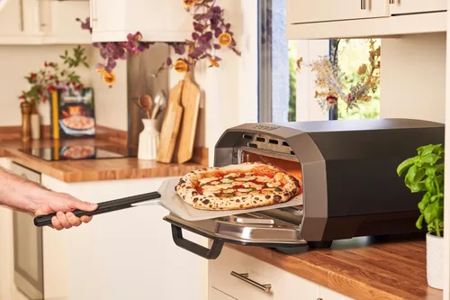 Vista 4 de ooni Cáscara de pizza de metal de aluminio de 12 pies, pelar ligero de 12 pulgadas con mango largo, girador de pizza rectangular