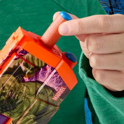 Vista 9 de Nerf Marvel Hulk Dart Blaster 4 dardos de espuma Nerf N1 Diseños de piel inspirados en Hulk Regalos para llenar calcetines navideños