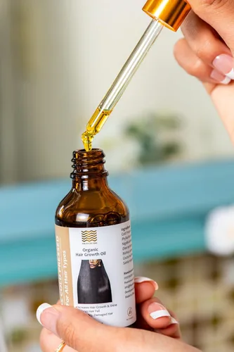 Vista 3 de Aceite orgánico para el crecimiento del cabello, 100 % orgánico prensado en frío, masaje tradicional para el cuero cabelludo y el cabello