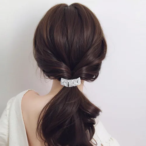 Vista 4 de 5 bandas para el pelo elegantes con diamantes de imitación, bandas elásticas para el cabello, bandas para el cabello para mujer, coleteros