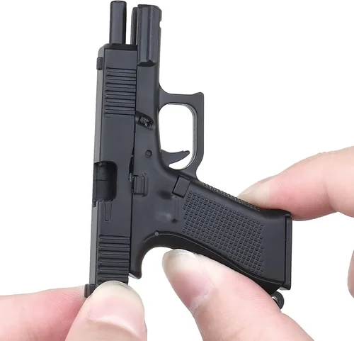 Vista 3 de Pistol shape keychain charm Realistic Model for Gift Bag Pendant Ornament