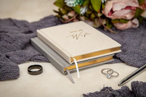 Vista 5 de MUUJEE Libros de Votos de Tapa Dura (Juego de 2) – Libros de Discursos de Ceremonia de Boda con Relieve de Papel Metalizado para Renovación