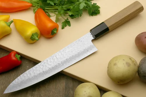 Vista 3 de Yoshihiro VG-10 Cuchillo de chef japonés Gyuto de Damasco martillado de 46 capas (mango de ambrosía octogonal) (7 pulgadas (7.087 in)