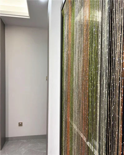 Vista 4 de Cortina decorativa separadora de ambientes, diseño de cadenas con flecos de cristal, 78.7 x 39.3 pulgadas, de Eve Split