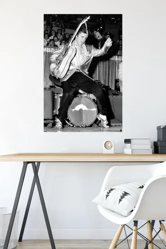 Vista 3 de Elvis Presley - Póster de pared de caderas, 34 pulgadas de largo x 22.4 pulgadas de ancho, versión sin marco