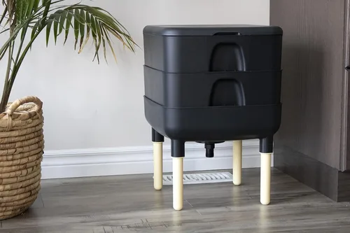 Vista 4 de FCMP Outdoor - The Essential Living Composter, contenedor de 2 bandejas para vermicompostador de gusanos (HF-LC4000v2-BLK) negro