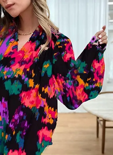 Vista 3 de KAYWIDE Blusas holgadas con cuello en V y manga larga para mujer, estilo bohemio, con estampado abstracto y a la moda