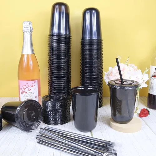 Vista 2 de Juego de 50 vasos desechables sin tallo con tapas y pajillas, vasos de plástico de 16 onzas, taza de café helado, copas de vino de plástico