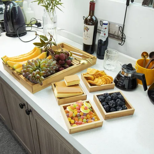 Vista 5 de Bandejas de madera para servir con asa - Juego de 7 - Grande, Mediana, Pequeña y Mini - Bandejas anidadas multiusos - para desayuno, mesa
