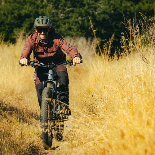 Vista 6 de Club Ride Camisa de franela Daniel para hombre, ropa elegante, cómoda y versátil para exteriores, perfecta para ciclismo y uso casual