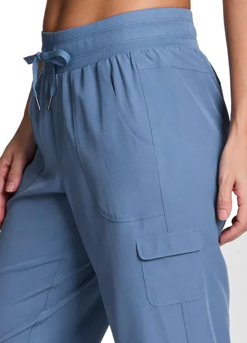 Vista 41 de RBX - Pantalón capri deportivo con cordón,ligero, con bolsillos y estilo cargo, para mujer