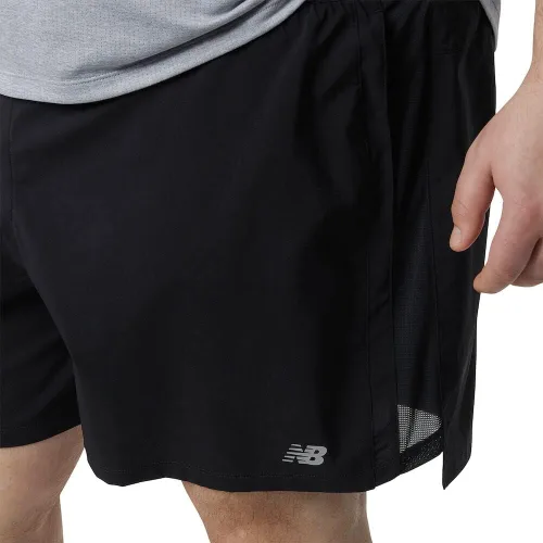 Vista 4 de New Balance Pantalón corto Accelerate de 5 pulgadas para hombre 22, Negro