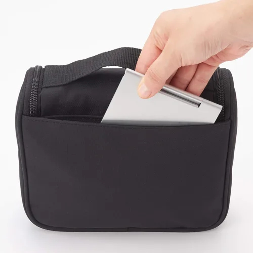 Vista 8 de Muji Funda de viaje colgante de poliéster, 6.3 in de ancho x 7.5 in de profundidad x 2.4 in de alto, color negro