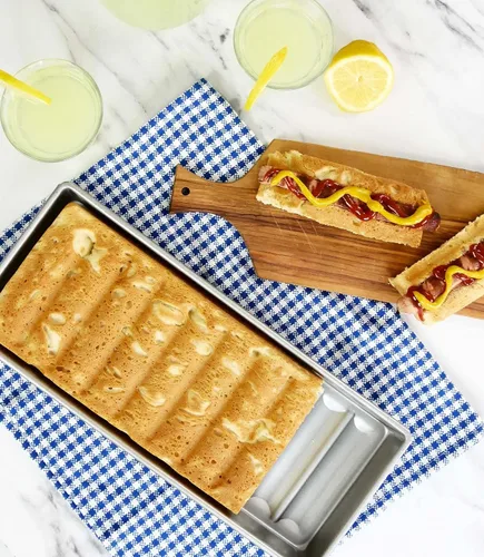 Vista 2 de USA Pan - Molde para pan antiadherente New England para hot dog y roll de langosta, acero aluminizado