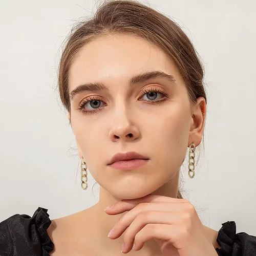 Vista 2 de LEEKOO Aretes de cadena de eslabones finos chapados en oro de 14 quilates, aretes de gota ovalados para mujeres y niñas