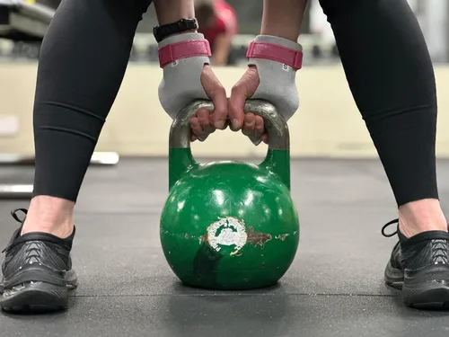 Vista 5 de Woddies - Puños de gimnasia para crossfit, dominadas, levantamiento de pesas, cuero suave, ajuste cómodo, agarre WOD duradero para adultos