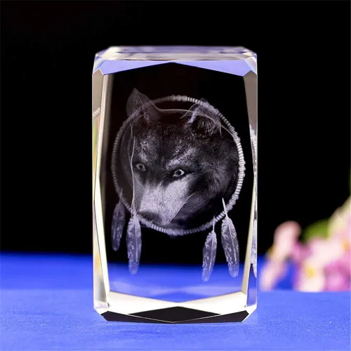 Vista 3 de Figura de lobo de cristal – Cubo de cristal de animal grabado escultura regalos con caja de regalo (1.181 x 1.181 x 1.575 in)