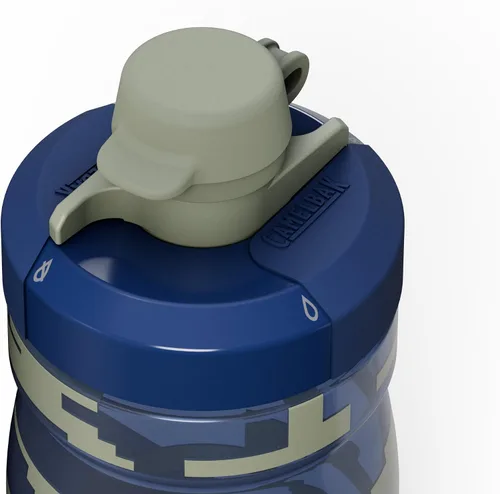 Vista 3 de CamelBak Podium - Botella de agua sucia de 15 onzas, Deep Sea Digi Camo Mud Cap Protection, Easy Squeeze Design, High Flow Self Sealing Cap