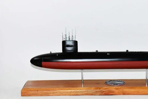 Vista 2 de Modelo submarino USS Finback SSN-670