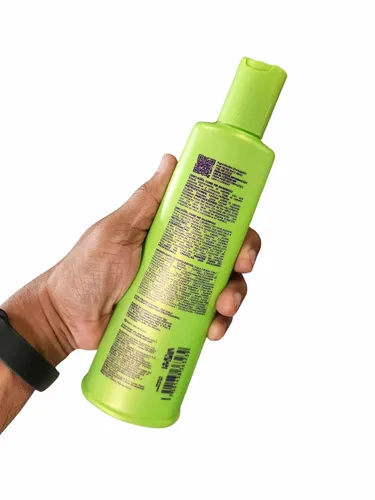 Vista 5 de Fantasy Nails KÜÜL CURE ME CHAMPÚ 10.1 fl oz. Botella verde