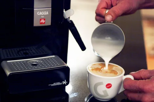 Vista 8 de Gaggia para máquina de café espresso Illy