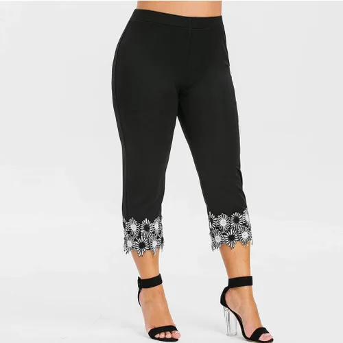 Vista 5 de Pantalones capri para mujer, talla grande, leggings capri elásticos para yoga, correr, mallas atléticas con ribete de encaje de guipur sólido, Negro