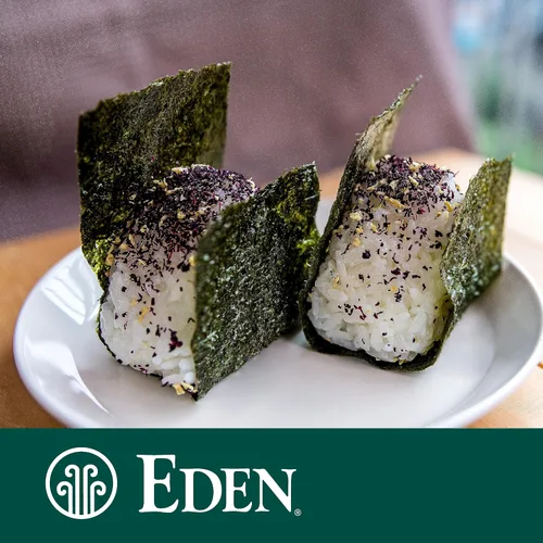 Vista 3 de Eden Shiso Leaf Powder, fabricado tradicionalmente en Japón, hoja de carne en escabeche, 1.76 onzas