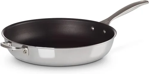 Vista 2 de Le Creuset Sartén antiadherente de acero inoxidable de tres capas de 12.5 pulgadas con mango auxiliar