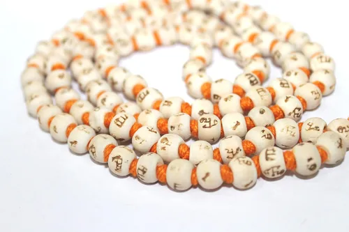 Vista 4 de IS4A Blanco Tulsi Japa Mala 108+1 0.315 in Hare Rama Hare Krishna Cuentas, Tulsi