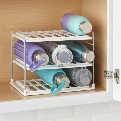 Vista 6 de YouCopia UpSpace Organizador de Armario para Botellas de Agua y Tazas de Viaje, Estante de Almacenamiento Ajustable para Organización de Cocina, 3
