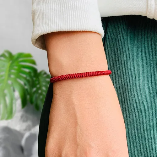 Vista 13 de Pulseras tibetanas hechas a mano con cuerda roja para él y ella, pulsera de la amistad, pulsera de la amistad, hilo negro y rojo para protección