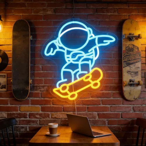 Vista 4 de Astronaut Skateboarding" Space Adventure Light - Arte de pared LED genial y que desafía la gravedad para sala de juegos, dormitorio, decoración