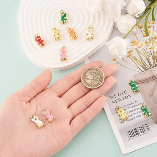 Vista 5 de DanLingJewelry Dijes esmaltados lindos colgantes para llavero, pulsera, joyería, Latón 10 piezas - Oso