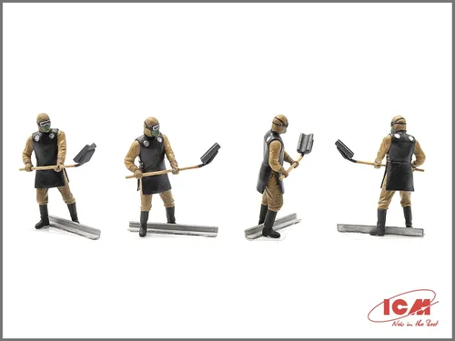 Vista 5 de ICM 35903 Figura de plástico Modelo Chernobyl#3. Limpiadores de escombros (5 Figuras) - Escala 1:35