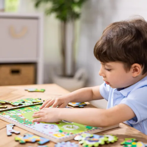 Vista 8 de Melissa & Doug Rompecabezas de madera con engranajes giratorios de persecución de animales – Rompecabezas de madera de 24 piezas para niños pequeños