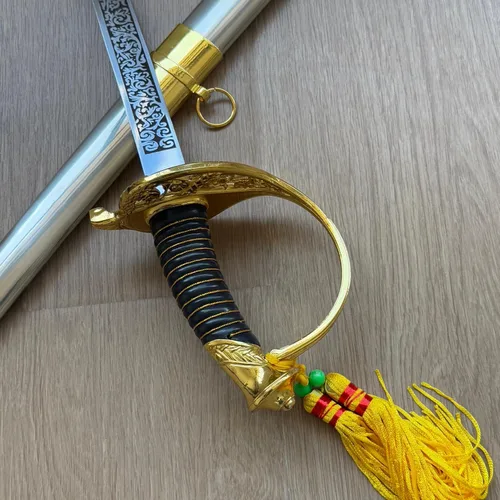 Vista 5 de Espada de comando ceremonial con funda a juego, hoja de patrón láser 2Cr13 23.6 in/23.6 pulgadas de longitud total 1.2 lbs/1.21 libras