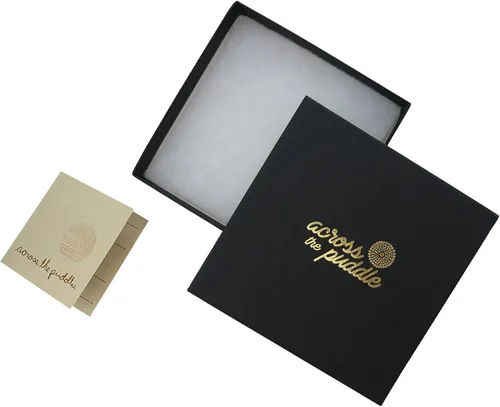 Vista 3 de Across The Puddle, Pendientes colgantes chapados en oro de 24 quilates, caja de regalo incluida, reproducción de orfebrería precolombina de calidad