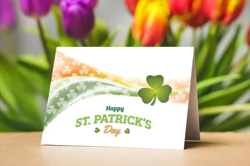 Vista 9 de Stonehouse Collection Surtido de tarjetas de felicitación del día de San Patricio, tarjetas irlandesas de la suerte, trébol, duende, decoraciones