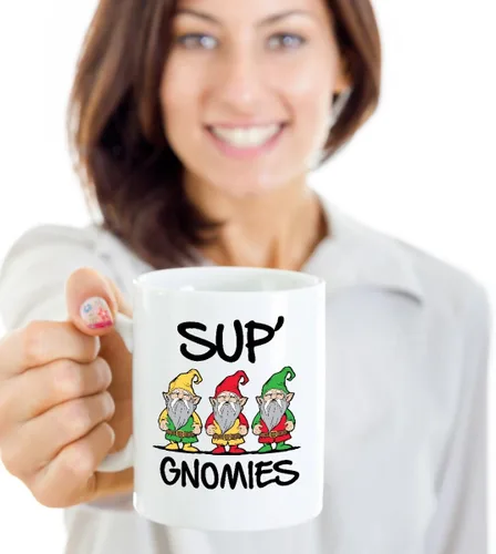 Vista 2 de Sup' Gnomies Gnomies - Taza divertida con texto en inglés "Gnomies" (11 onzas)