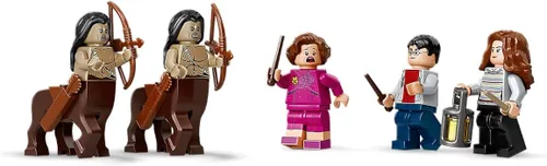 Vista 5 de LEGO Harry Potter Forbidden Forest: Umbridge's Encounter 75967 Juguete mágico del bosque prohibido de Harry Potter y la Orden del Fénix (253 piezas)